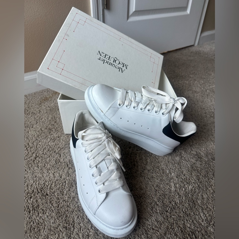 Alexander McQueen Sneakers Women 39